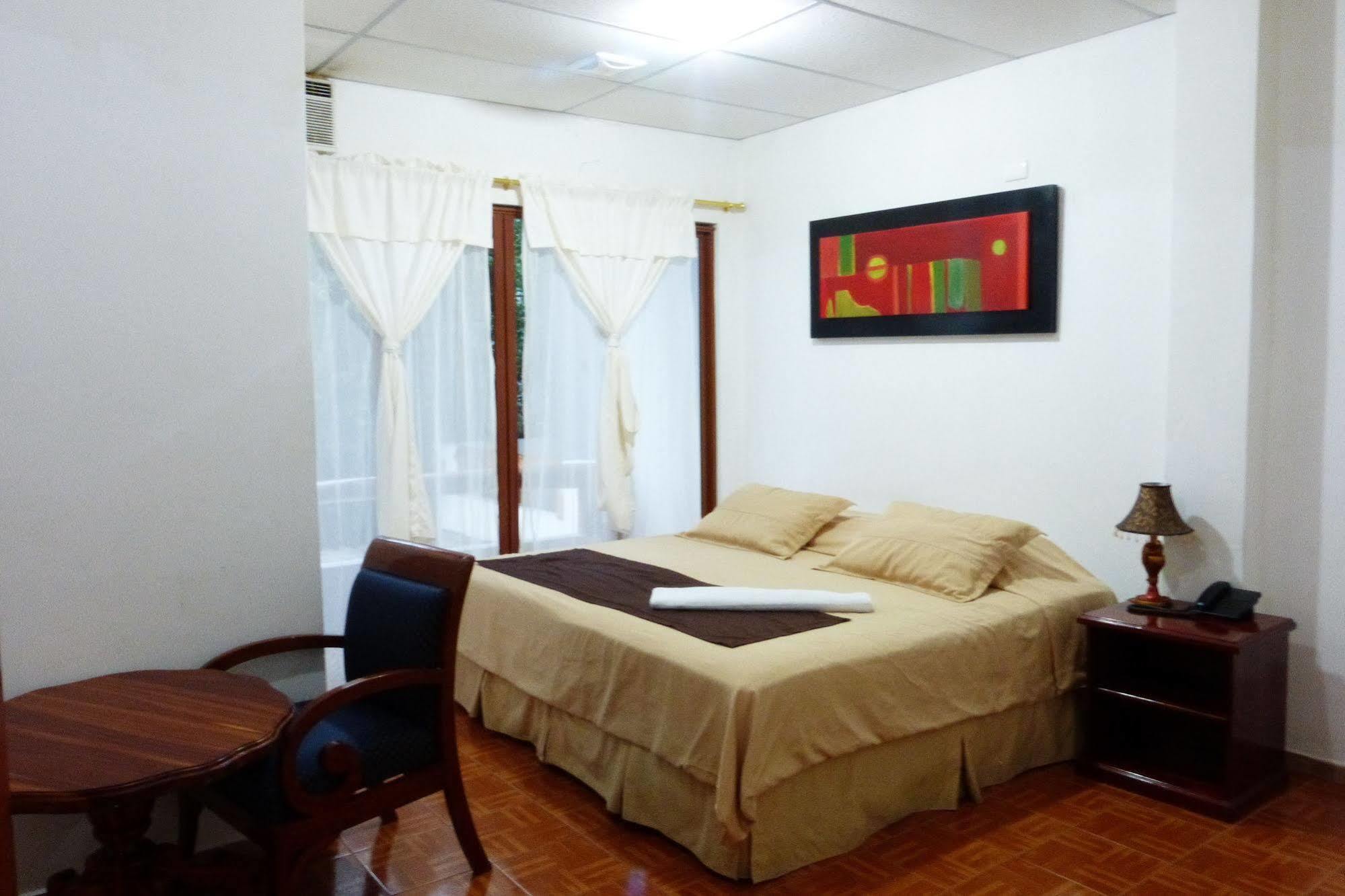 بويرتو أيورا Galapagos Islands Hotel المظهر الخارجي الصورة