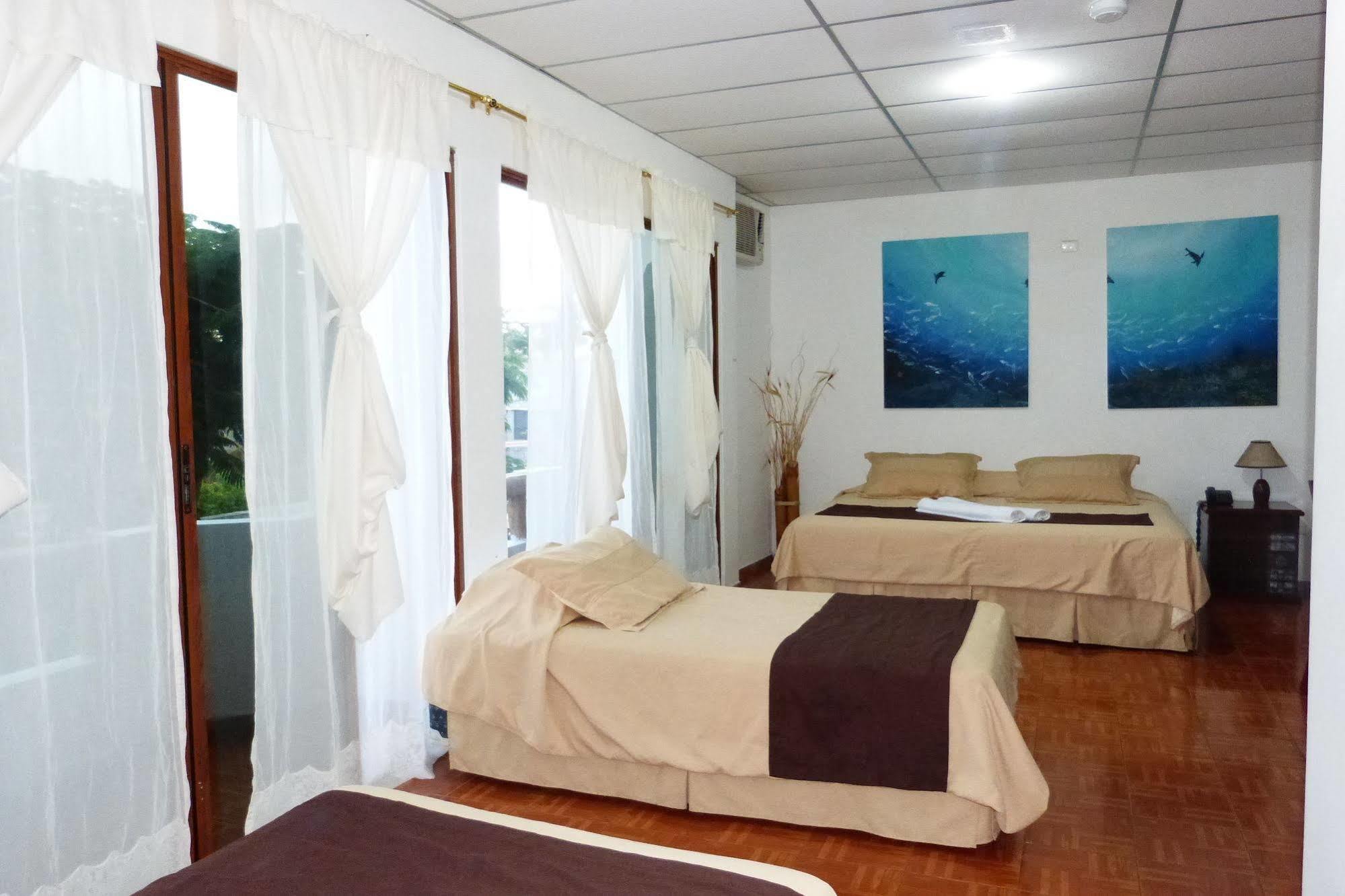 بويرتو أيورا Galapagos Islands Hotel المظهر الخارجي الصورة